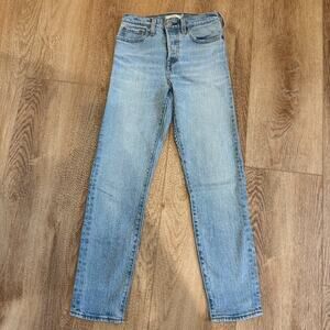 Levi’s Wedgie Straight Jeans Light Wash Size 24 High Rise Vintage Fit